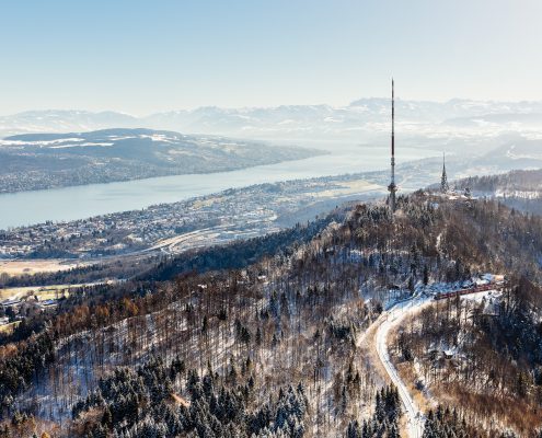 Luftaufnahme Uetliberg - Zürichsee, Glarneralpen und Säntis